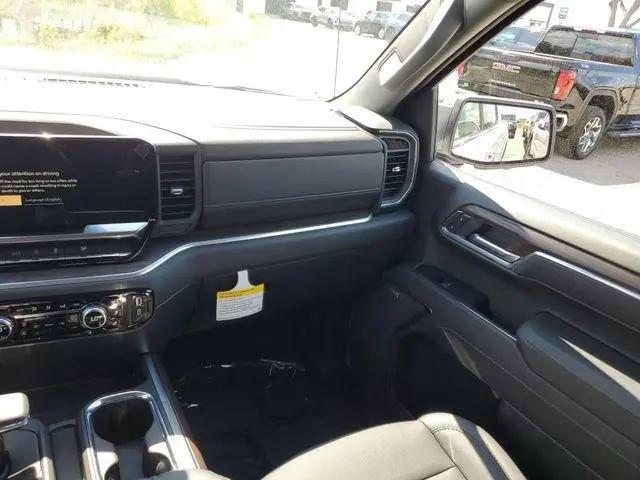 2026 GMC Sierra 1500 Crew Cab, Short Bed, SLT, RWD