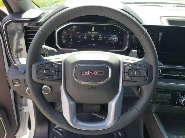 2026 GMC Sierra 1500 Crew Cab, Short Bed, SLT, RWD