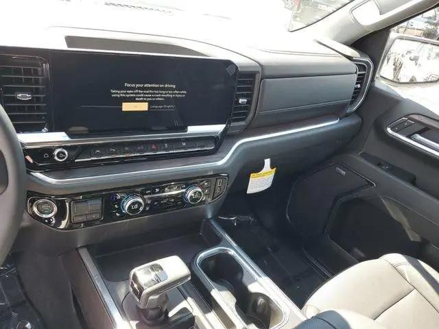 2026 GMC Sierra 1500 Crew Cab, Short Bed, SLT, RWD