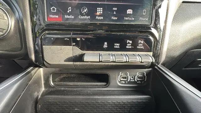 2023 Ram 1500 Big Horn Crew Cab 4x4 5'7" Box