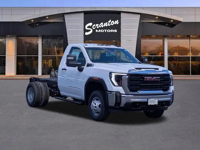 2026 GMC Sierra 3500HD Pro
