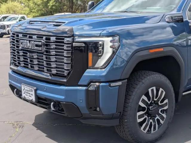 2026 GMC Sierra 2500HD Crew Cab, Standard Bed, Denali Ultimate, 4WD