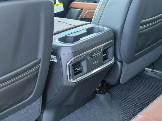 2026 GMC Sierra 2500HD Crew Cab, Standard Bed, Denali Ultimate, 4WD