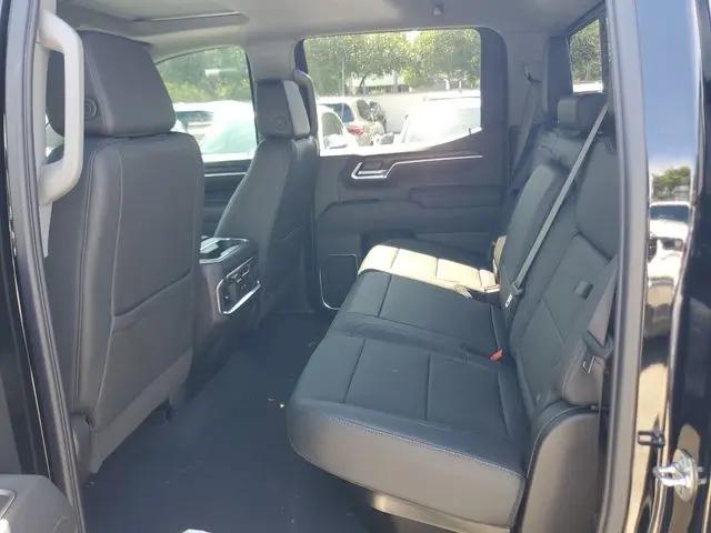2026 GMC Sierra 1500 Crew Cab, Standard Bed, SLT, 4WD