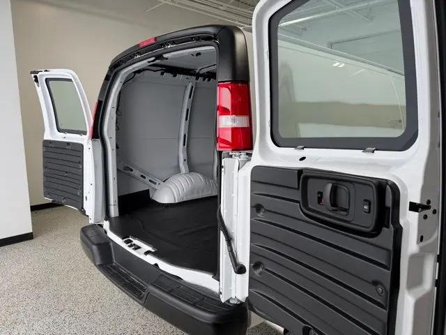 2026 Chevrolet Express Cargo Van 2500 Extended Wheelbase, WT, RWD