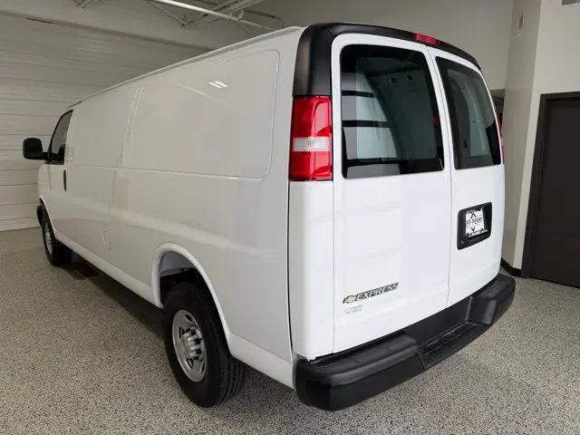 2026 Chevrolet Express Cargo Van 2500 Extended Wheelbase, WT, RWD