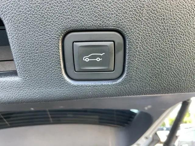 2024 GMC Acadia AWD AT4