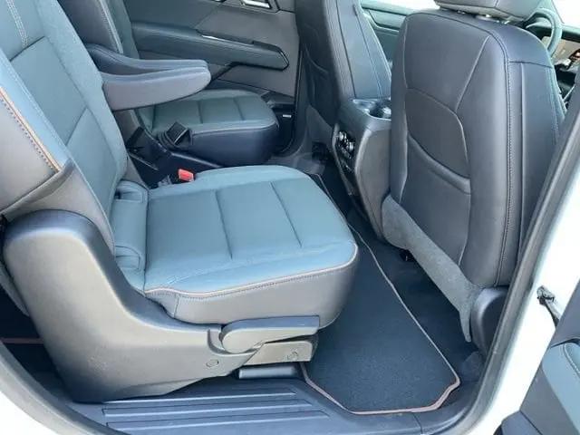 2024 GMC Acadia AWD AT4