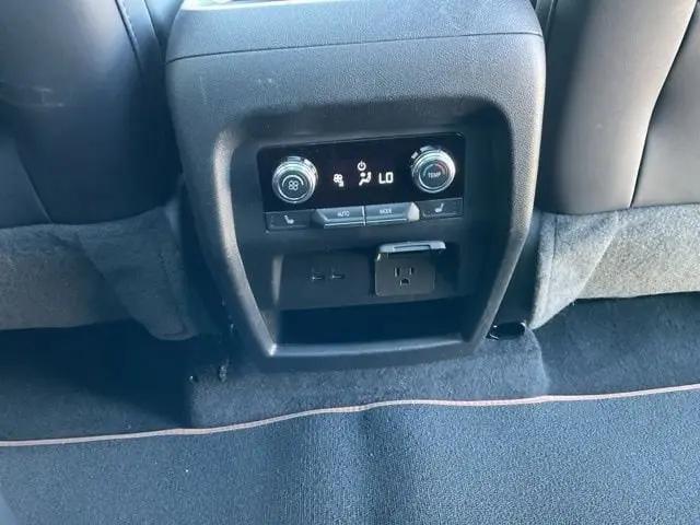 2024 GMC Acadia AWD AT4