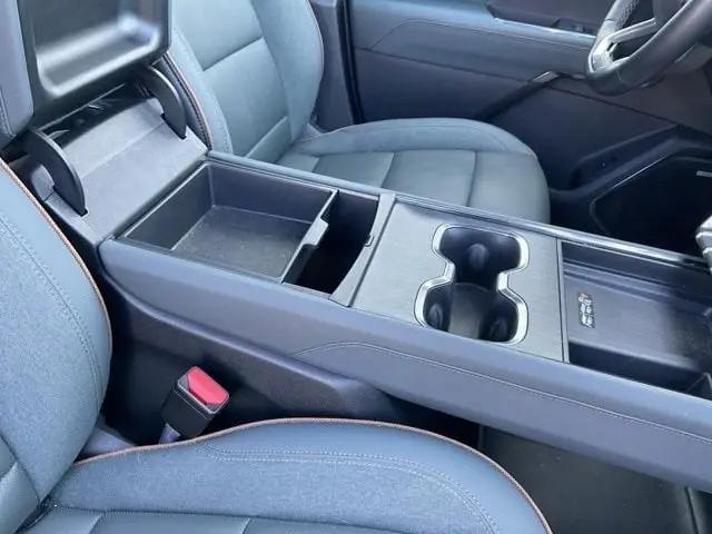 2024 GMC Acadia AWD AT4