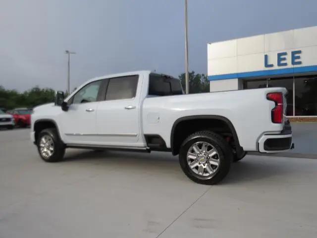 2026 Chevrolet Silverado 2500HD Crew Cab, Standard Bed, High Country, 4WD