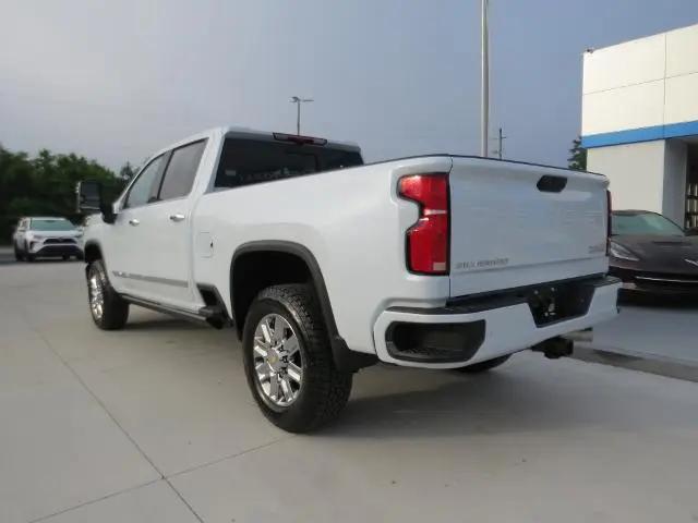 2026 Chevrolet Silverado 2500HD Crew Cab, Standard Bed, High Country, 4WD