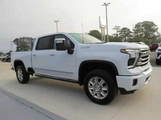 2026 Chevrolet Silverado 2500HD Crew Cab, Standard Bed, High Country, 4WD