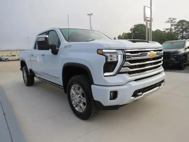 2026 Chevrolet Silverado 2500HD Crew Cab, Standard Bed, High Country, 4WD