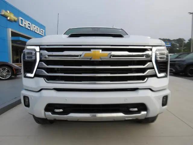 2026 Chevrolet Silverado 2500HD Crew Cab, Standard Bed, High Country, 4WD
