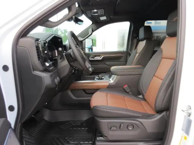 2026 Chevrolet Silverado 2500HD Crew Cab, Standard Bed, High Country, 4WD