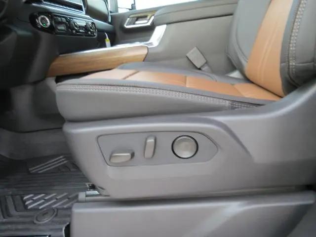 2026 Chevrolet Silverado 2500HD Crew Cab, Standard Bed, High Country, 4WD