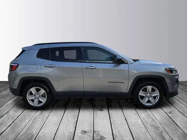 2022 Jeep Compass Latitude FWD