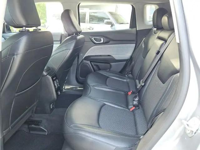 2022 Jeep Compass Latitude FWD