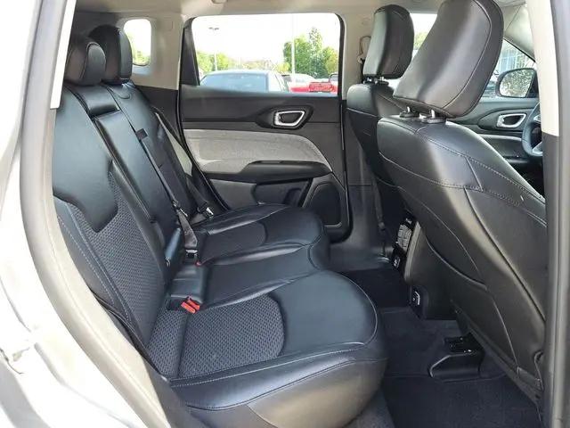 2022 Jeep Compass Latitude FWD