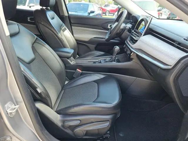 2022 Jeep Compass Latitude FWD