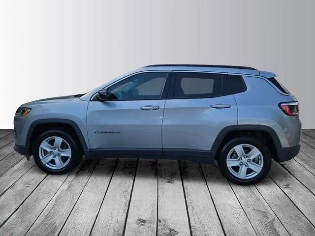 2022 Jeep Compass Latitude FWD