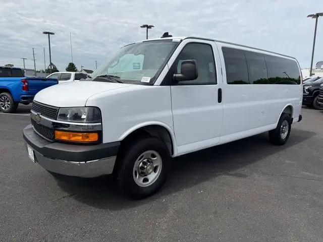 2025 Chevrolet Express Passenger RWD 3500 Extended Wheelbase LT