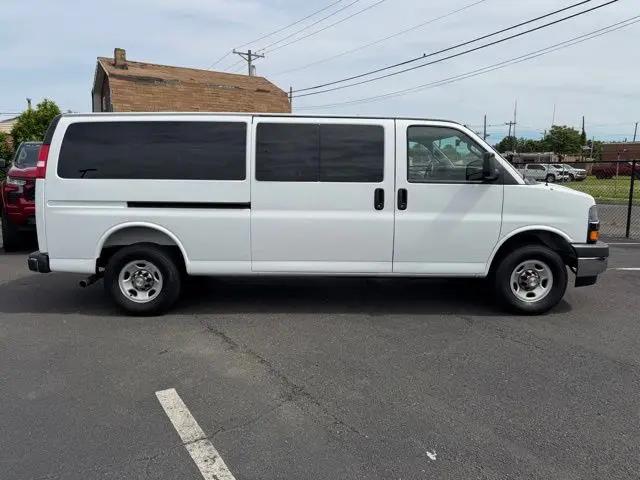 2025 Chevrolet Express Passenger RWD 3500 Extended Wheelbase LT