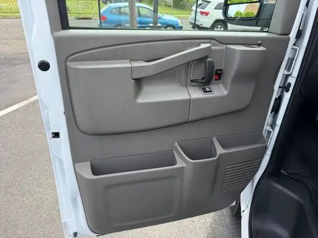 2025 Chevrolet Express Passenger RWD 3500 Extended Wheelbase LT