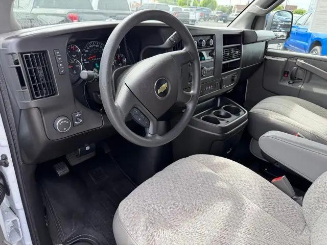 2025 Chevrolet Express Passenger RWD 3500 Extended Wheelbase LT