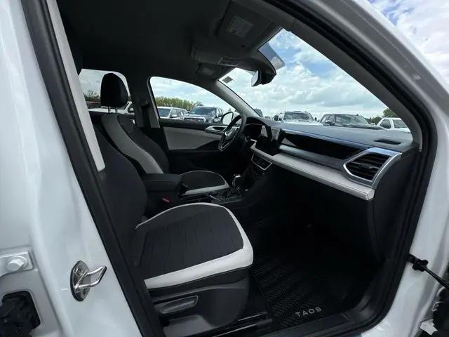 2026 Volkswagen Taos SE
