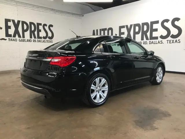 2013 Chrysler 200 Touring
