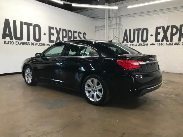 2013 Chrysler 200 Touring