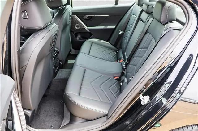 2027 BMW 5 Series 550e xDrive