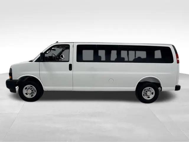 2025 Chevrolet Express Passenger RWD 3500 Extended Wheelbase LS