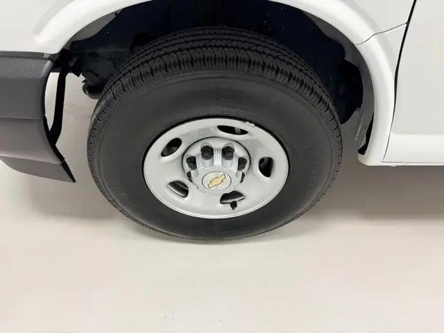 2025 Chevrolet Express Passenger RWD 3500 Extended Wheelbase LS