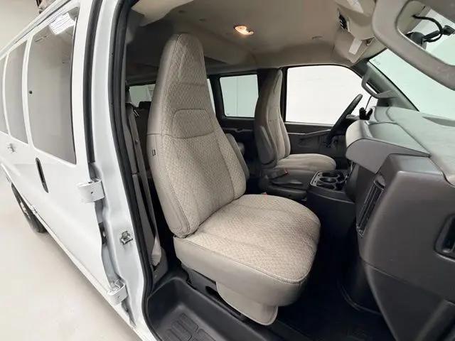 2025 Chevrolet Express Passenger RWD 3500 Extended Wheelbase LS