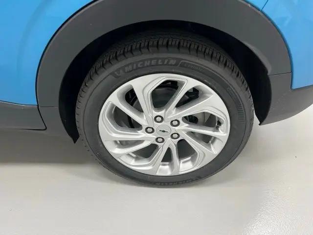 2027 Chevrolet Bolt LT FWD