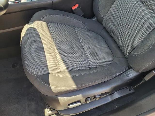 2023 Chevrolet Traverse AWD LT Cloth