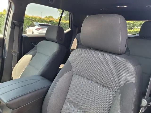2023 Chevrolet Traverse AWD LT Cloth