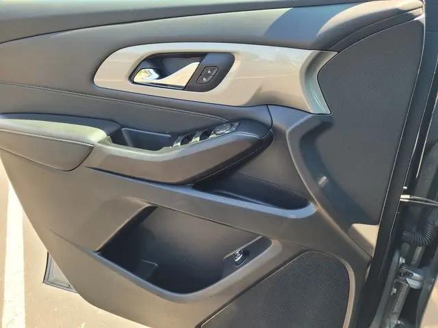 2023 Chevrolet Traverse AWD LT Cloth