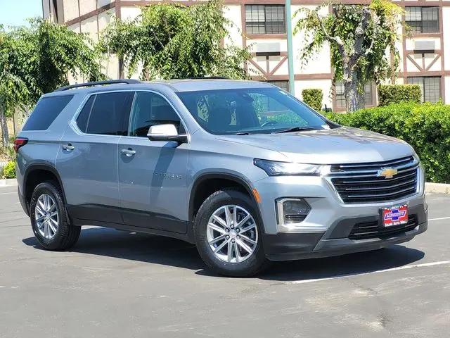 2023 Chevrolet Traverse AWD LT Cloth