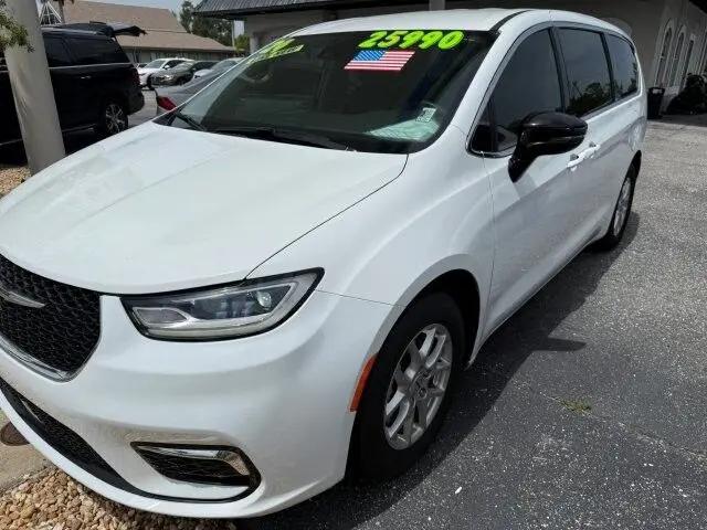 2024 Chrysler Pacifica Touring L