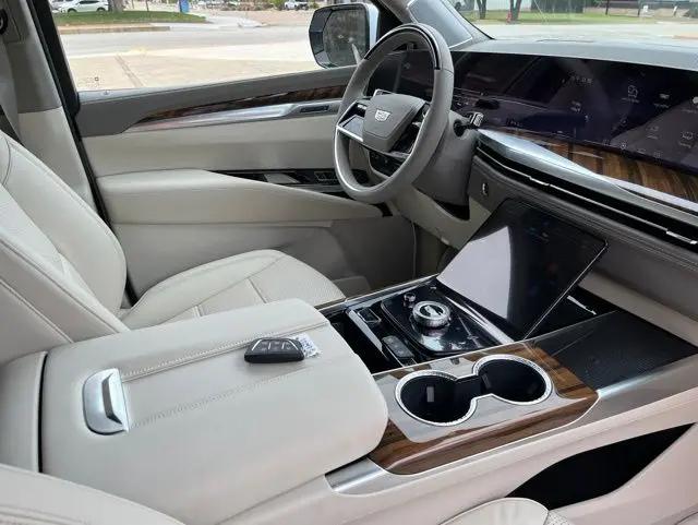2026 Cadillac Escalade ESV Platinum Sport