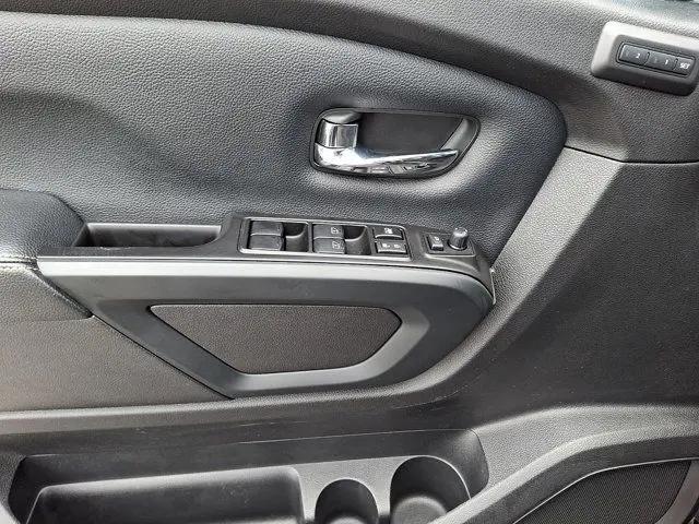 2018 Nissan Titan SL