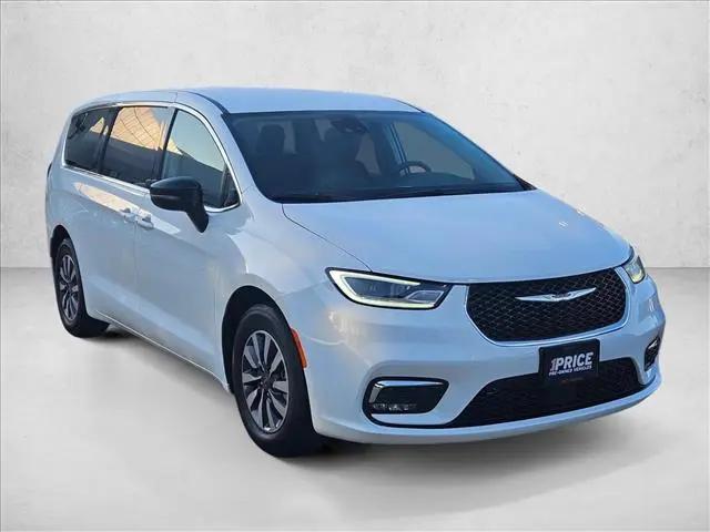 2024 Chrysler Pacifica Hybrid Select