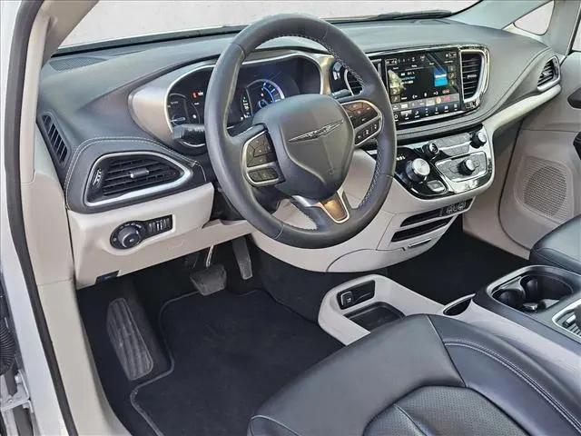 2024 Chrysler Pacifica Hybrid Select