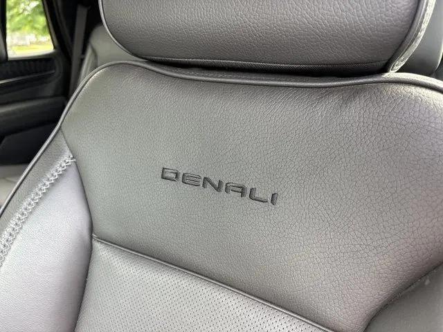 2024 GMC Yukon 4WD Denali