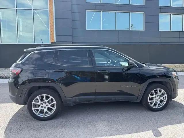 2024 Jeep Compass Latitude Lux FWD