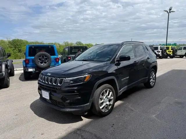2024 Jeep Compass Latitude Lux FWD